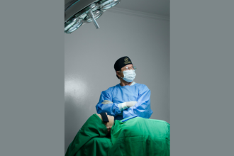 Dr. Milton Seigi Hayashi ressalta a importância do treinamento intensivo em otoplastia com prática supervisionada.